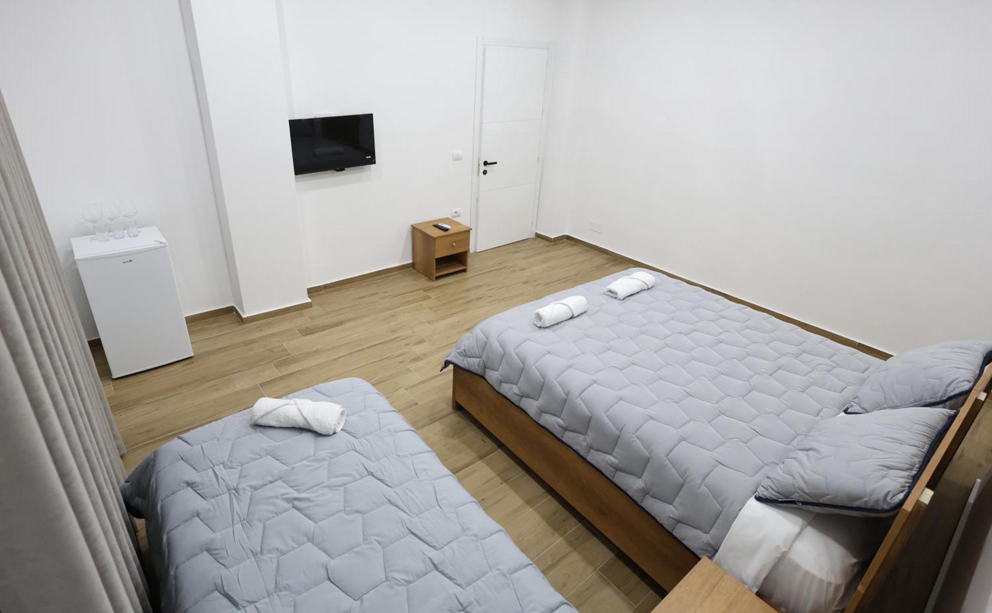 Guesthouse Aurel Berat Exterior photo